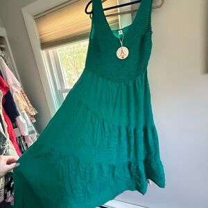 Green Sleeveless Dress